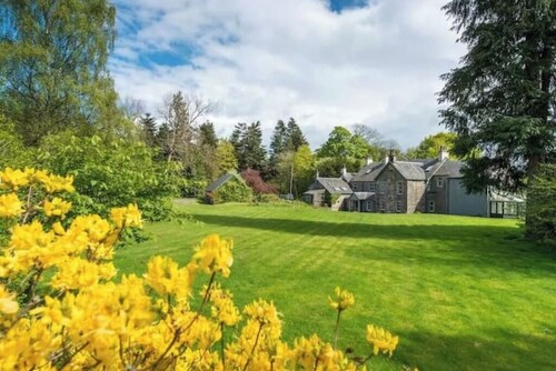 The Lake Room 40 mins Edinburgh, 10 mins Loch Leven, 25 mins Sterling Castle