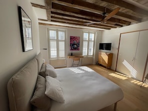 2 chambres, bureau, fer et planche à repasser, Wi-Fi gratuit