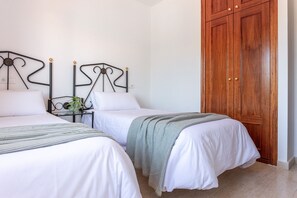 3 slaapkamers, een strijkplank/strijkijzer
