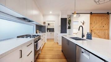 Fridge, microwave, oven, stovetop