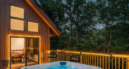 Designer Forest Escape | Hot Tub • Firepit • Stars