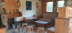 TV, DVD player, table tennis, stereo