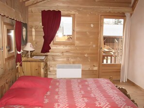 4 bedrooms, WiFi, bed sheets