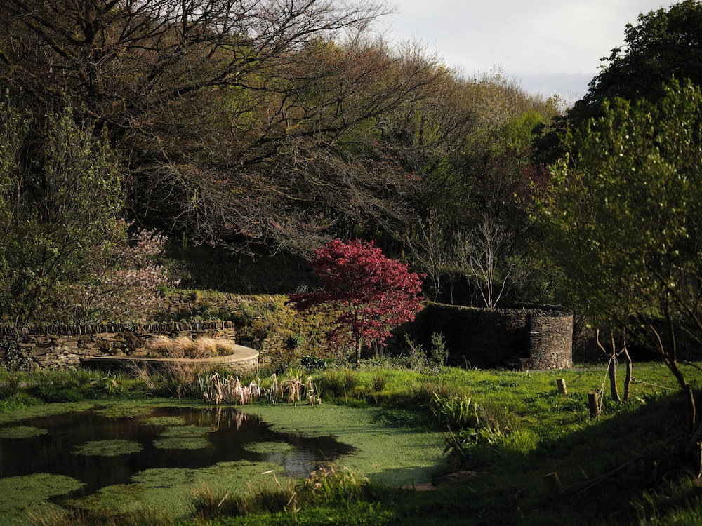 Fowlescombe Farm by null
