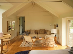 Premium Suite, Hill View | Living area - Fowlescombe Farm (Ivybridge)