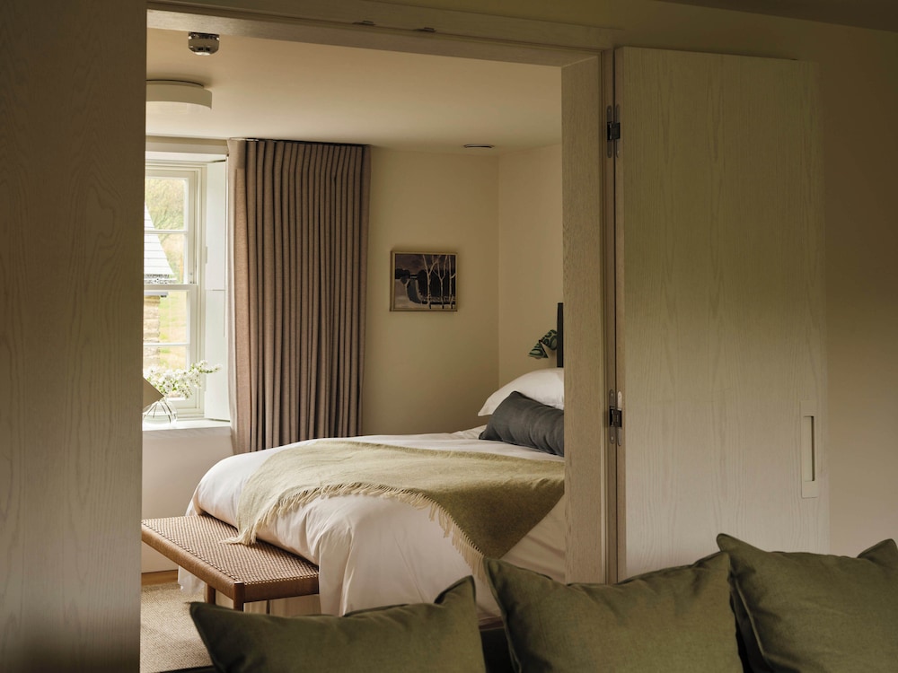 Fowlescombe Farm by null