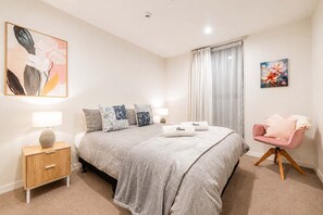 2 bedrooms, iron/ironing board, WiFi, bed sheets