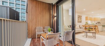 Convenient City Pad - 2-BR, Laundry, Sleeps 5