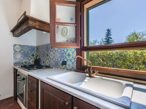 Oven, dishwasher, highchair