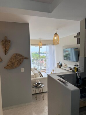 アパートメント 2 ベッドルーム バリアフリー バルコニー | リビングルーム