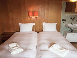 5 bedrooms, free WiFi