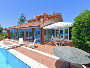 Pool - Beautiful private villa for 8 guests with A/C, WIFI, private pool, TV and patio (Syracuse)