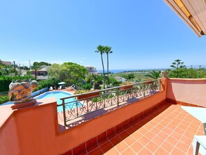 Property grounds - Beautiful private villa for 8 guests with A/C, WIFI, private pool, TV and patio (Syracuse)