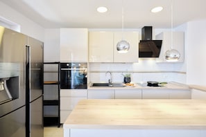 Appartamento (3 Bedrooms) | Cucina privata | Forno, piano cottura, lavastoviglie, pentole/stoviglie/utensili