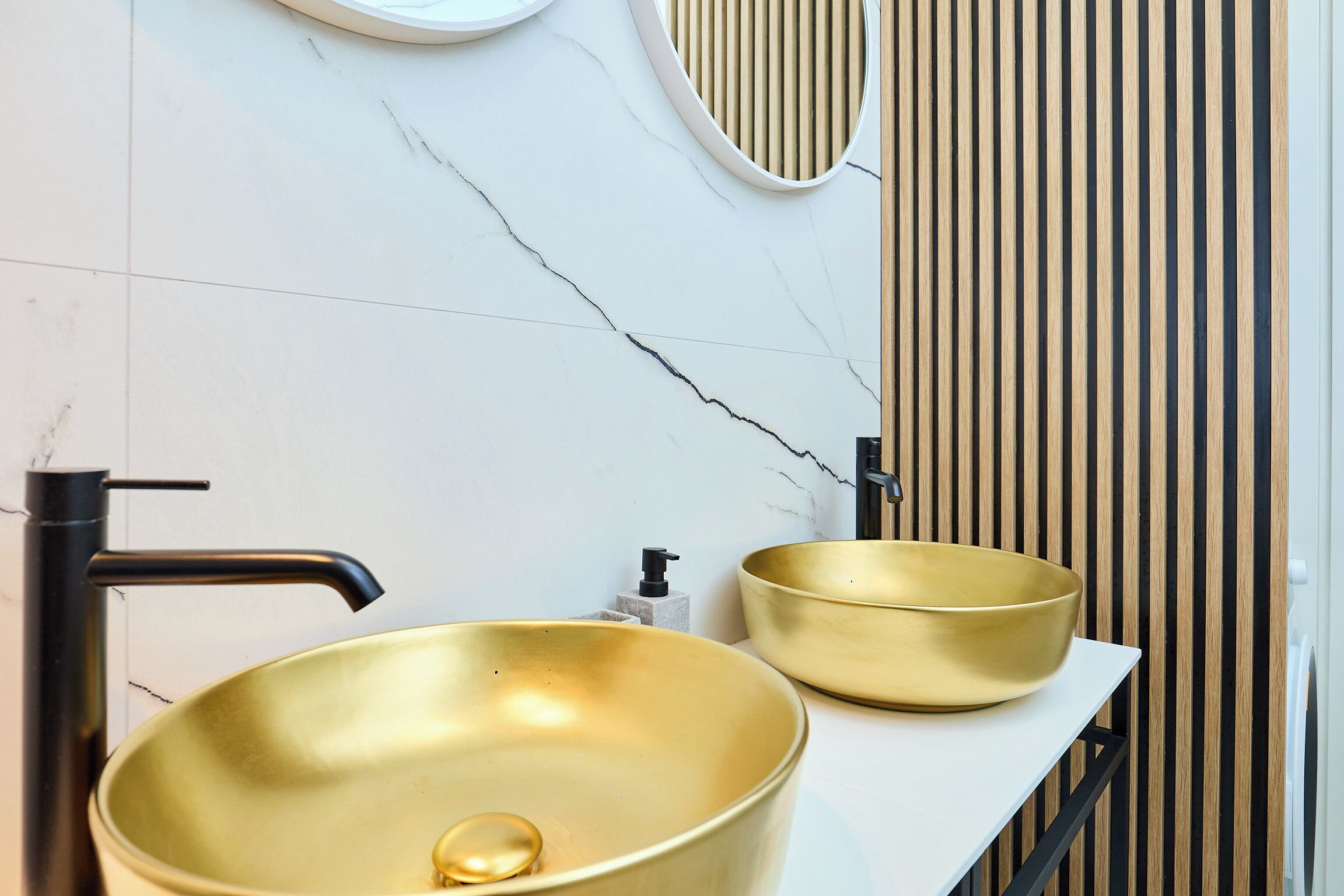 Apartment (3 Bedrooms) | Bathroom | Shower, towels