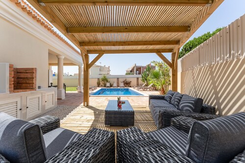 Villa Castelo | 4 Bedrooms | Castelo Beach | Galé