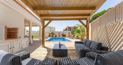 Villa Castelo | 4 Bedrooms | Castelo Beach | Galé