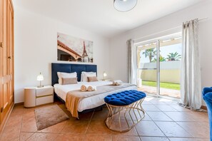 3 quartos, ferros/tábuas de passar roupa, Wi-Fi de cortesia