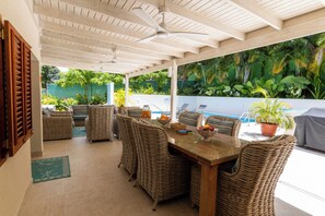 Outdoor dining - Jack's Place - by ZenBreak (Mullins)