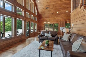 TV, peis og bordtennis