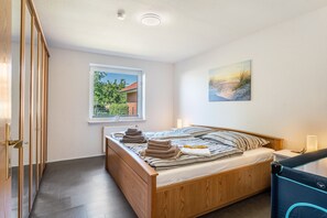 3 bedrooms, iron/ironing board, WiFi, bed sheets - Holiday Home 'Sonja' with Private Terrace, Private Garden and Wi-Fi (Waabs)