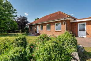 Exterior - Holiday Home 'Sonja' with Private Terrace, Private Garden and Wi-Fi (Waabs)