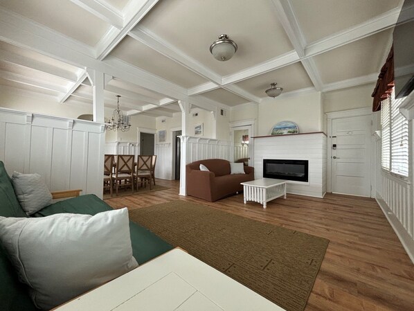 Smart TV - Newly Renovated 4 Bedroom 2 Bath Condo with Views from Deck (Ocean City)