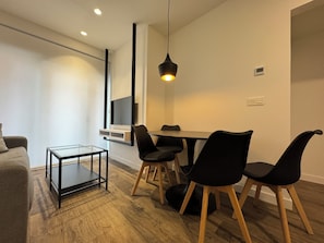 Deluxe Apartment, Balcony, City View | Living area - Apartamentos Identia by gaiarooms (León)