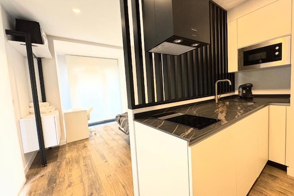 Superior Studio | Private kitchen | Mini-fridge, microwave, stovetop, coffee/tea maker