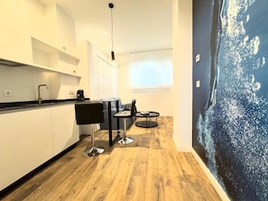 Basic Studio, Patio | Private kitchen