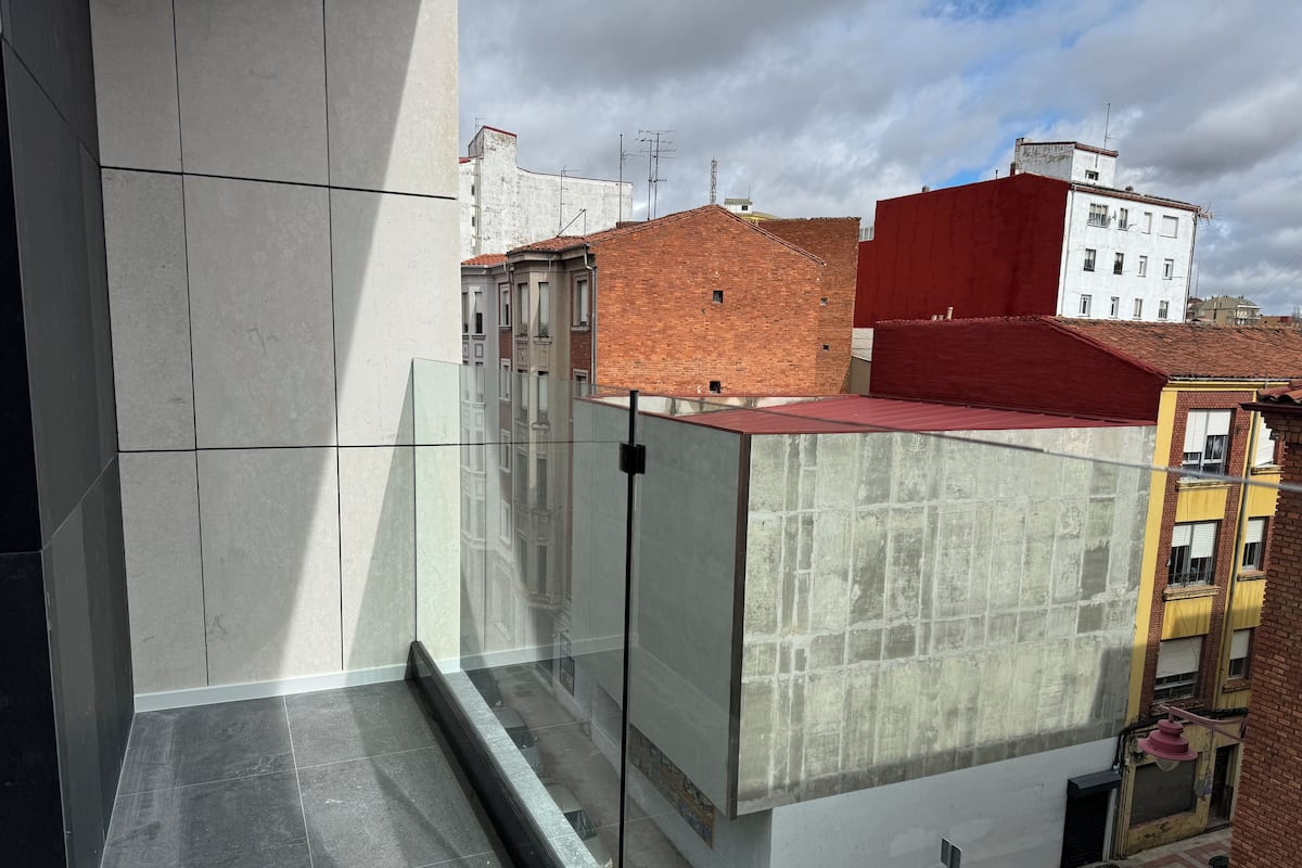 Apartamento luxo, sacada, vista para a cidade | Terraço/pátio