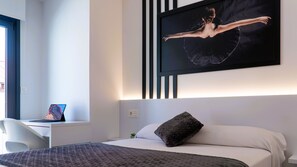 Deluxe Apartment, Balcony, City View | Down comforters, memory foam beds, desk, soundproofing - Apartamentos Identia by gaiarooms (León)