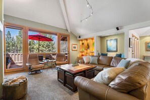 Smart TV, fireplace, table tennis
