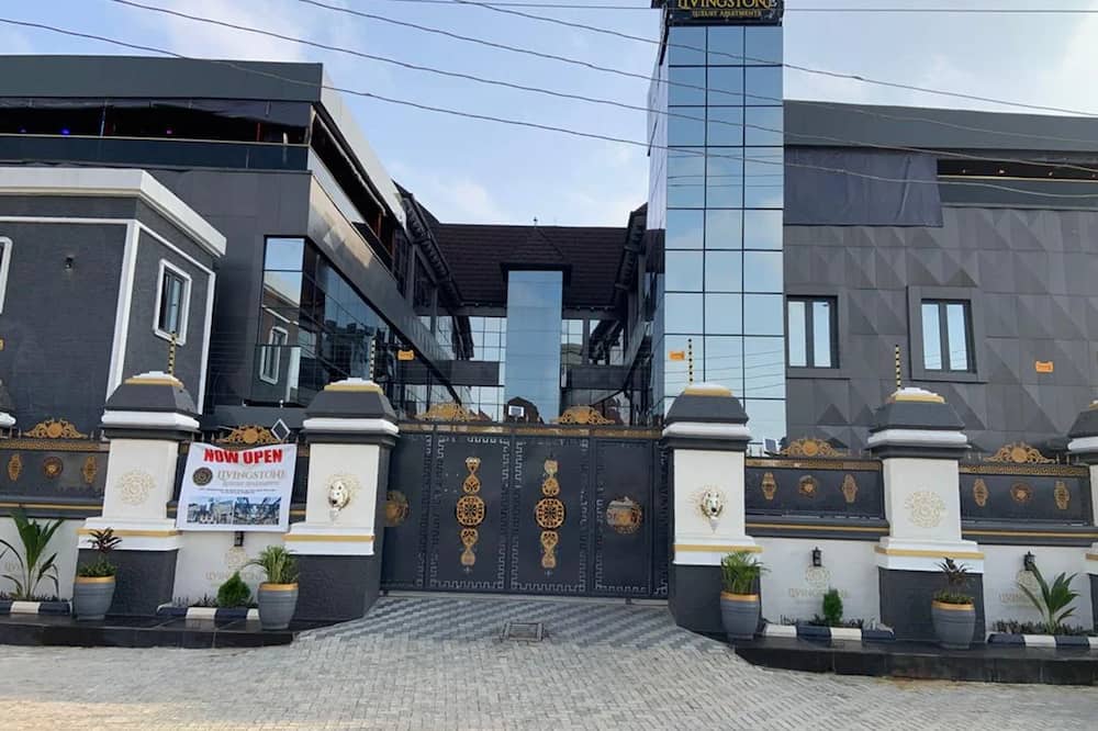 Livingstone Luxury Apartment