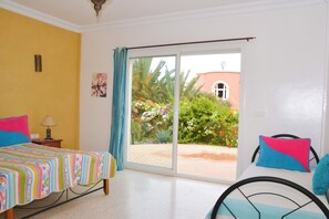 3 bedrooms, iron/ironing board, free WiFi, bed sheets