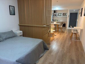 Fer et planche à repasser, Wi-Fi, draps fournis