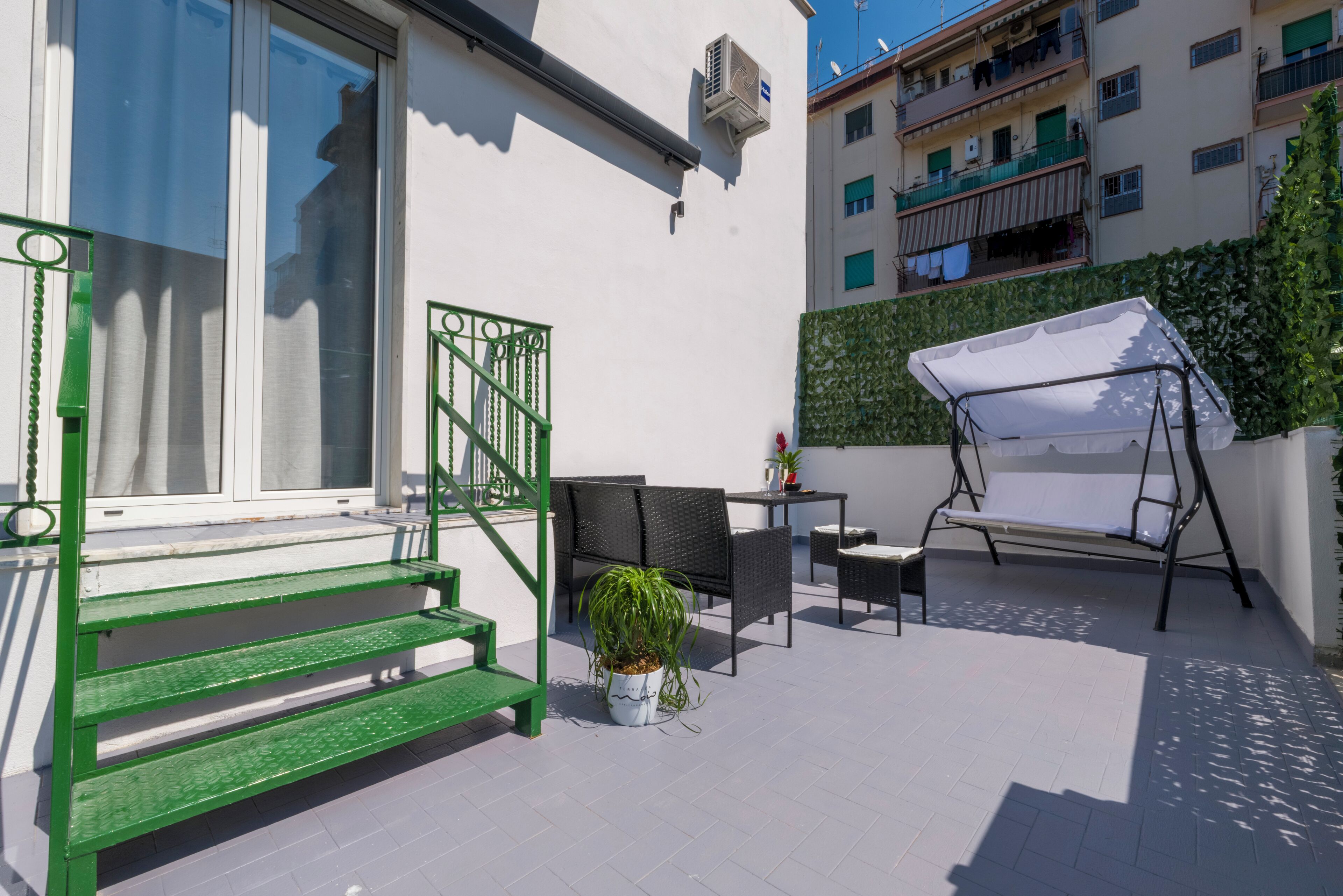 CAMERA 2 | Terrasse/Patio