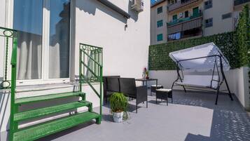 CAMERA 2 | Terrace/patio