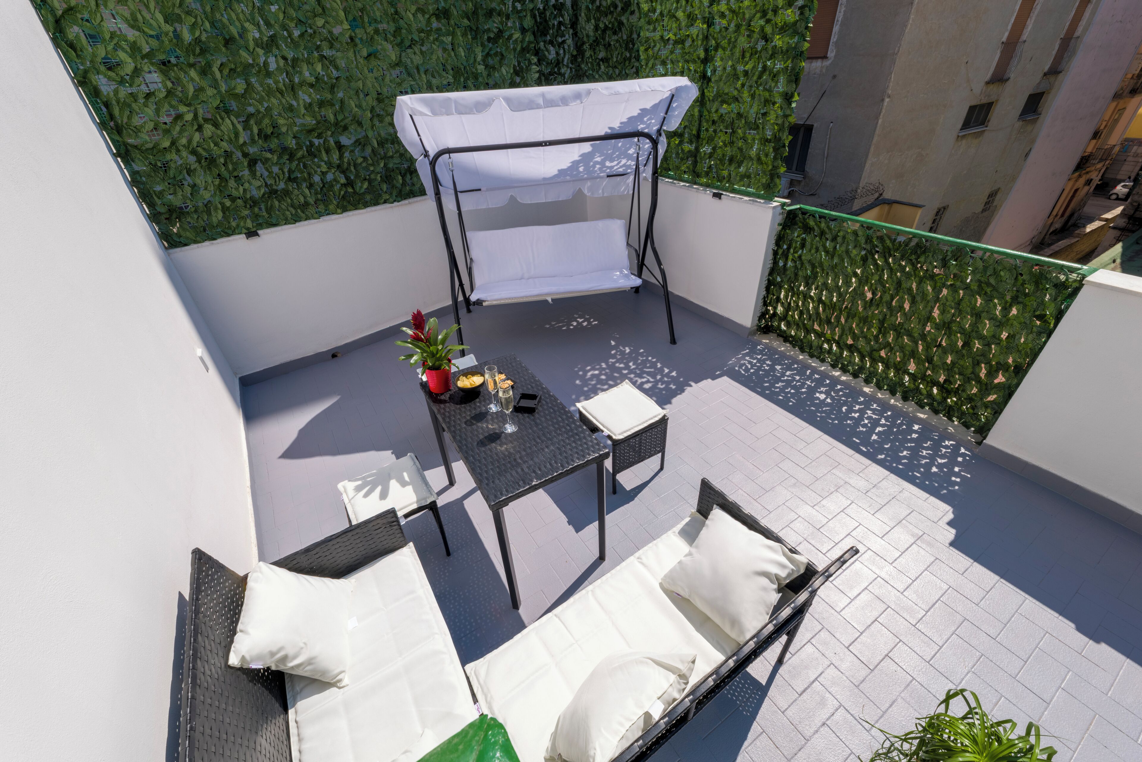 CAMERA 2 | Terrazza/patio