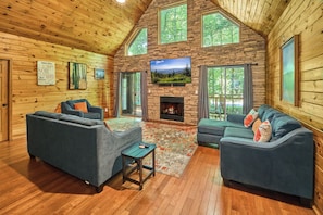 Smart TV, fireplace, DVD player, books