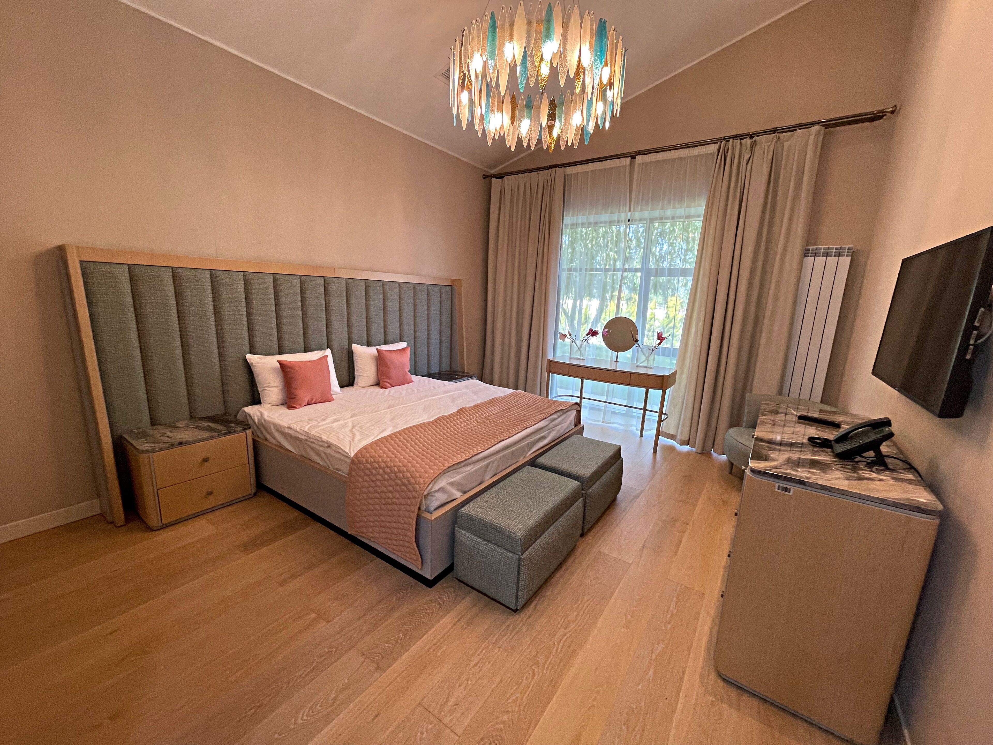 Four-Bedroom Villa | Minibar, värdeförvaringsskåp på rummet och strykjärn/strykbräda