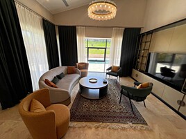 Four-Bedroom Villa | Zona de estar