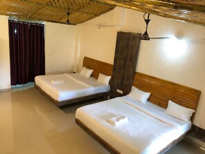 Family Room | WiFi (free) - The Paradise Retreat (Akola)