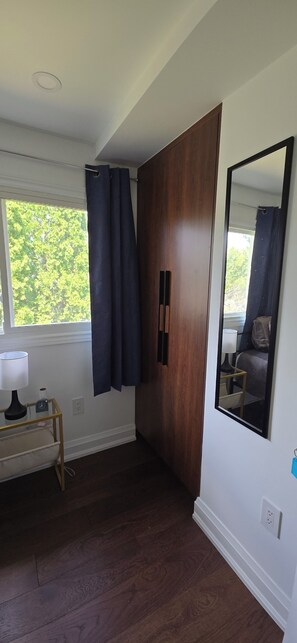 Interior - Luxury Modern Home – Quiet Escape in Richmond Hill. Ideal for Groups & Families (Richmond Hill)