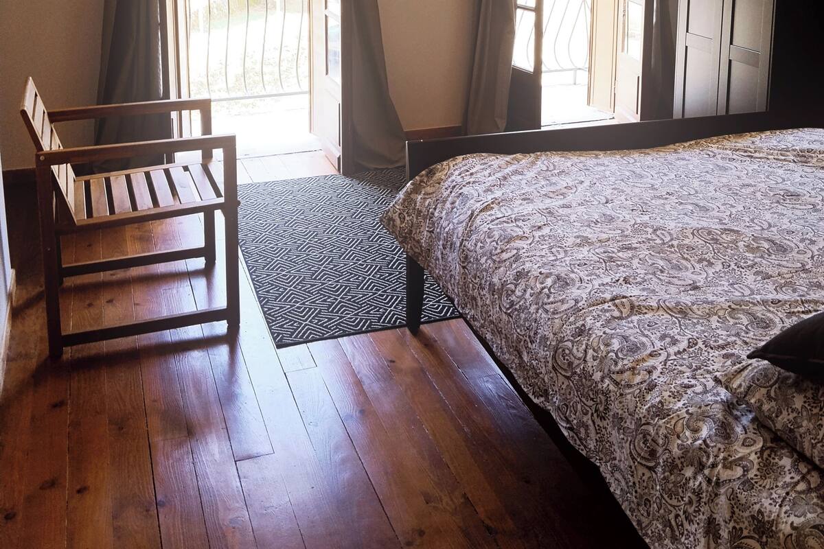 Penthouse, Mountain View | Premium bedding, WiFi (free), bed sheets