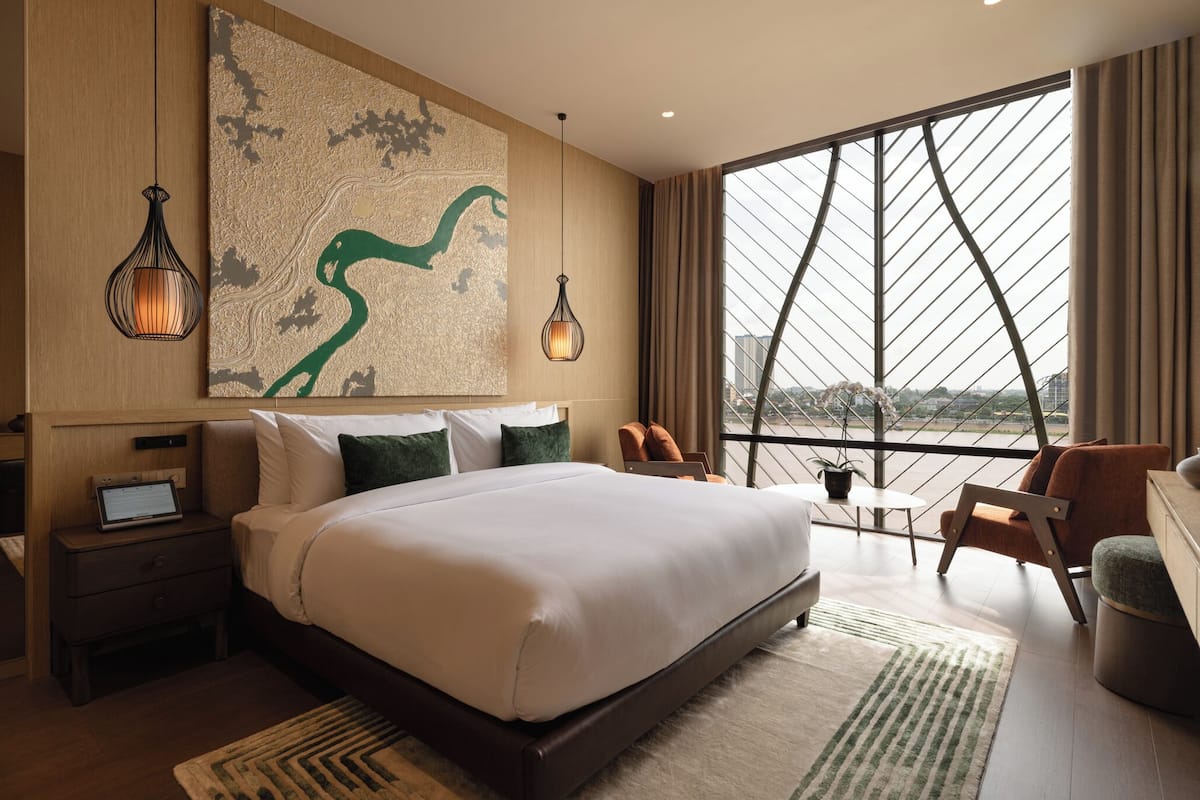 Ropa de cama de alta calidad, colchones con pillow-top y minibar