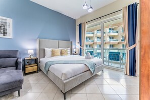 Safe på rommet, strykejern/-brett, wi-fi (inkludert) og sengetøy