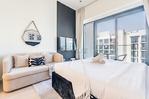 In-room safe, iron/ironing board, free WiFi, bed sheets - Studio Near Meydan Racecourse, Minutes to Downtown, Azizi Riviera 47 by Deluxe Holiday Homes (Dubai)