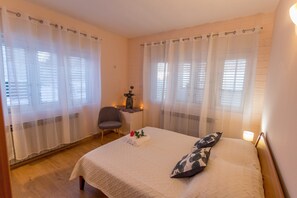 5 Schlafzimmer, Bügeleisen/Bügelbrett, WLAN, Bettwäsche