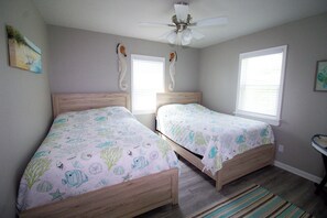 3 bedrooms, bed sheets